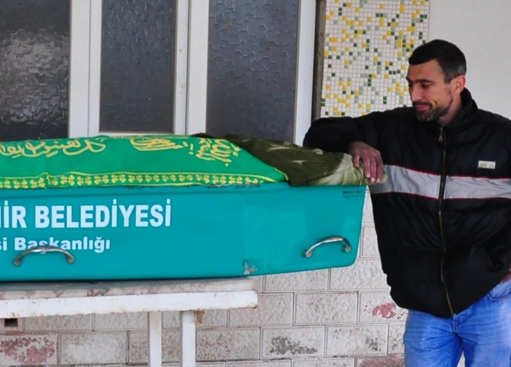 Kazada Ölen Genç Anne Toprağa Verildi