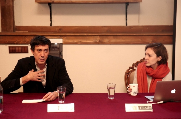 Sanatçıların “Teşhir Ve Sahne” Yorumu