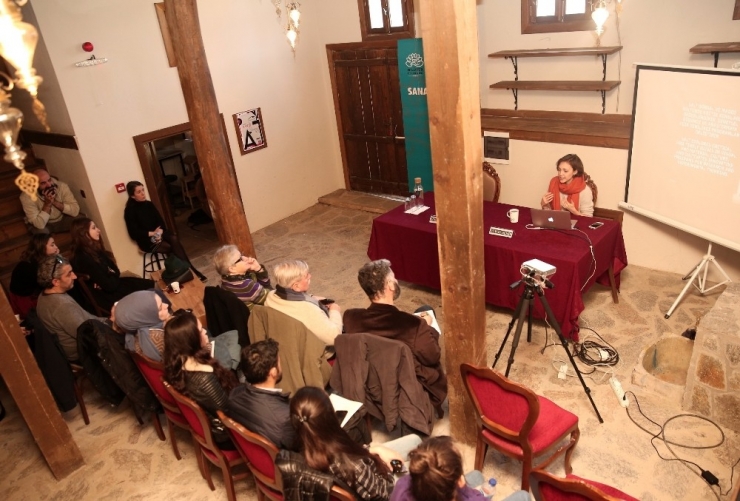 Sanatçıların “Teşhir Ve Sahne” Yorumu