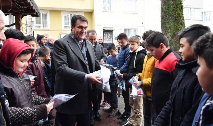 Vatandaştan Başkan Dündar’a Sevgi Çemberi