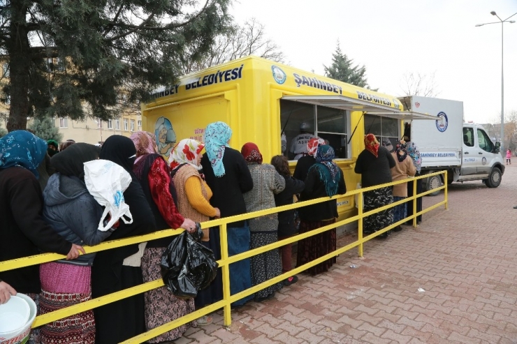 Kazanlar Binlerce Kişi İçin Kaynıyor