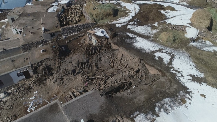 Deprem Bölgesi Havadan Görüntülendi