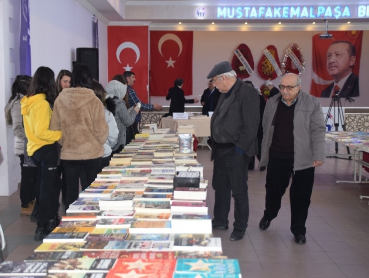 Mustafakemalpaşa’da Kitap Günlerine Yoğun İlgi