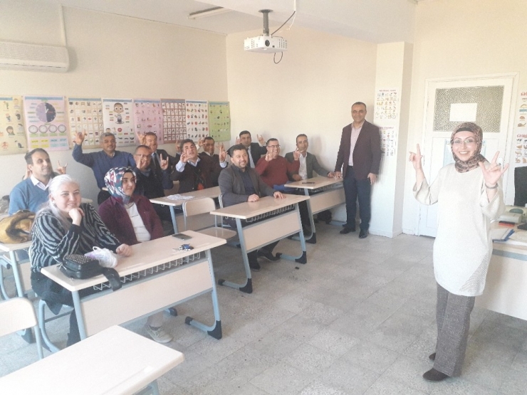Kozan’da Türk İşaret Dili Kursu