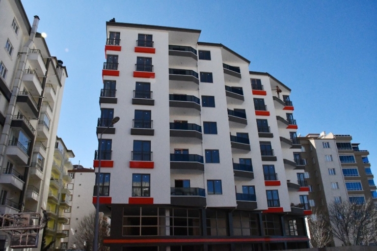 200’e Yakın Suç Kaydı Olan Hükümlü Çatıda İntihar Girişiminde Bulundu