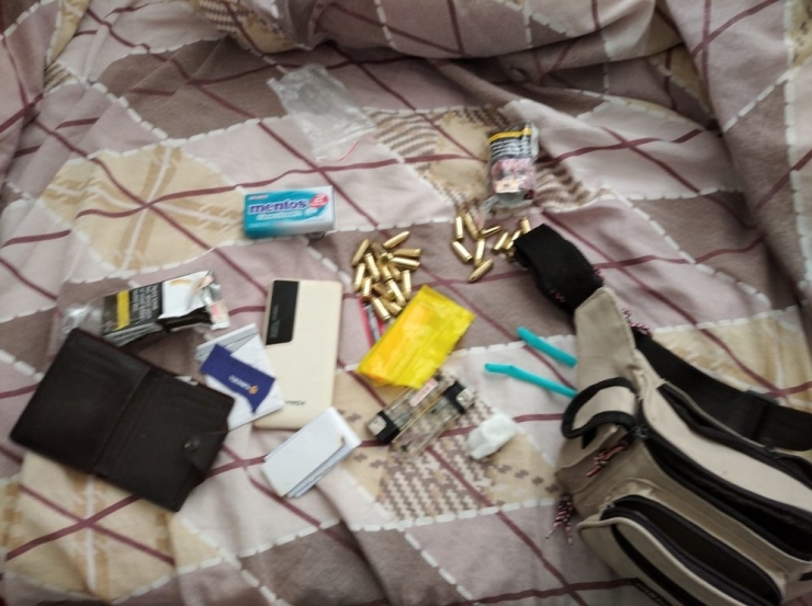 Saklandığı Evde Sıkıştırılan Şüpheli Jandarmaya Silah Doğrulttu