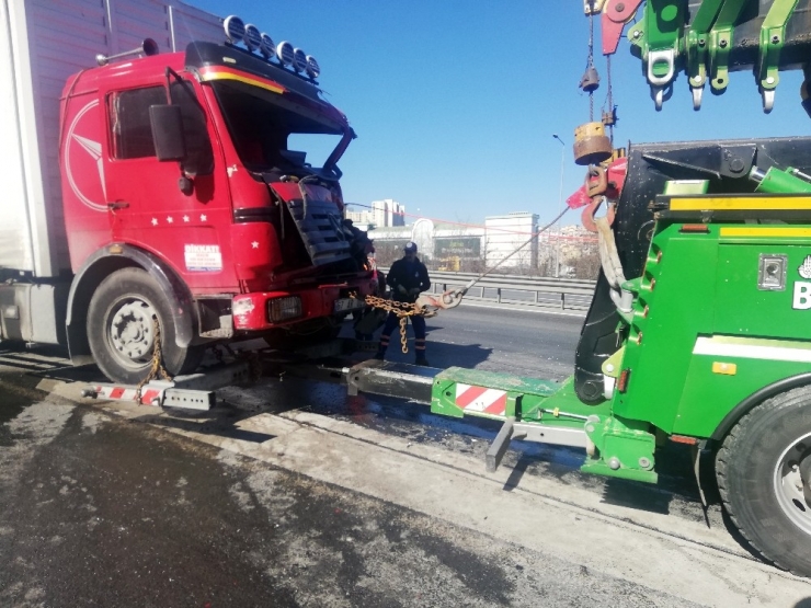 Tem Otoyolunda Zincirleme Kaza