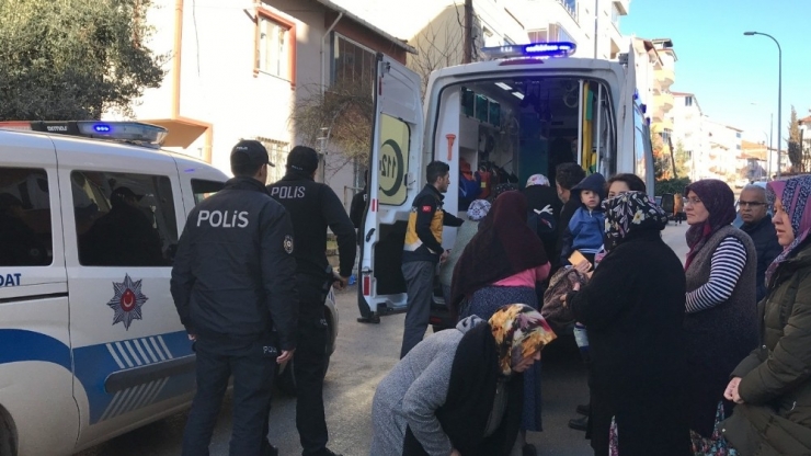 Evinin Çatısından Düşen Yaşlı Adam Hayatını Kaybetti