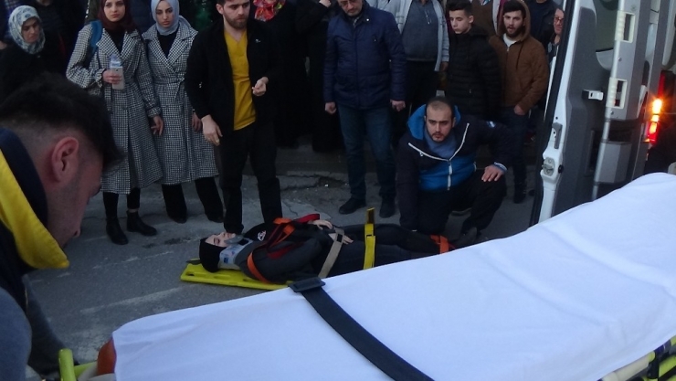 Yaya Geçidinde Öğrenciye Araç Çarptı