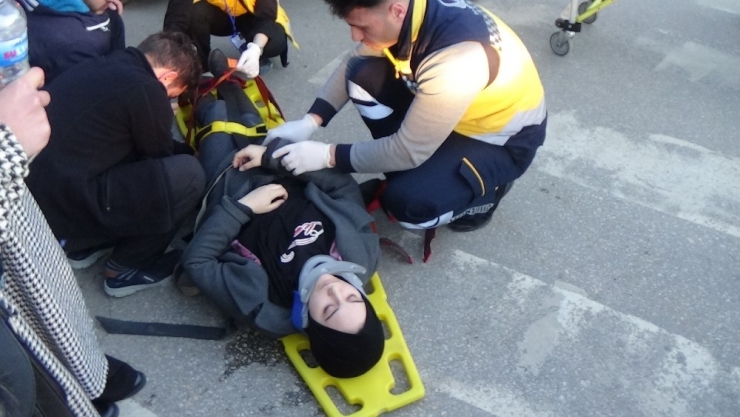 Yaya Geçidinde Öğrenciye Araç Çarptı