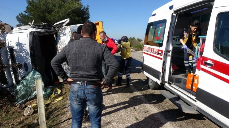 Çanakkale’de Kamyon Devrildi: 1 Yaralı