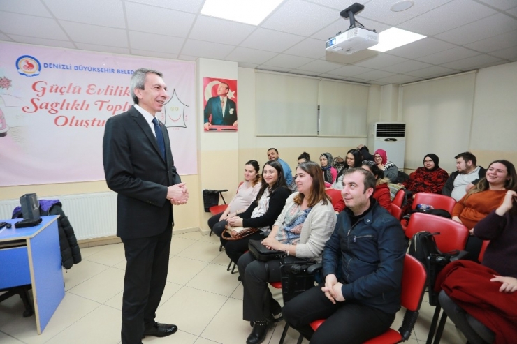 Anne Adayları ’Hamilelik Okulu’ 17. Dönem Eğitimlerine Katıldı