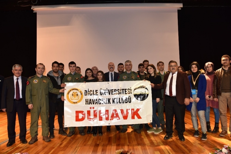 Dü’de Sivil Havacılık Öğrencilerine Jandarma Havacılığı Tanıtıldı