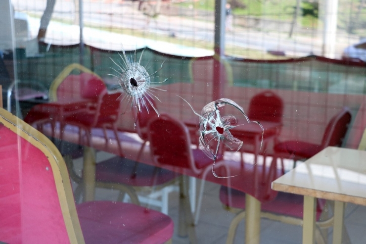 Oyun Salonuna Kurşun Yağdırdılar