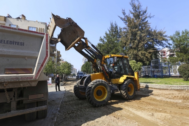 Efeler’de Sokak Yenileme Çalışmaları Devam Ediyor