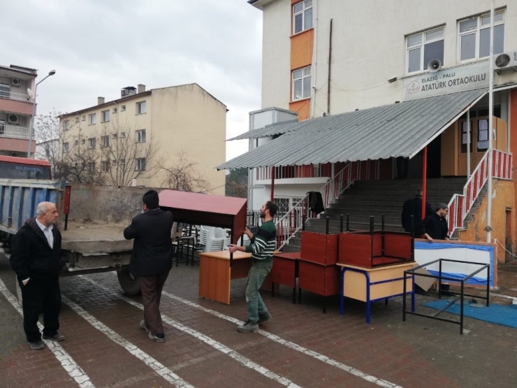 Depremde Hasar Alan 2 Okulun Daha Yıkımına Başlandı