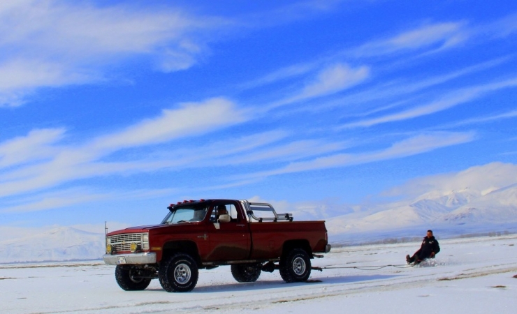 Dev Off- Road Araçlarıyla ‘Lastik Raftingi’ Yapıyorlar