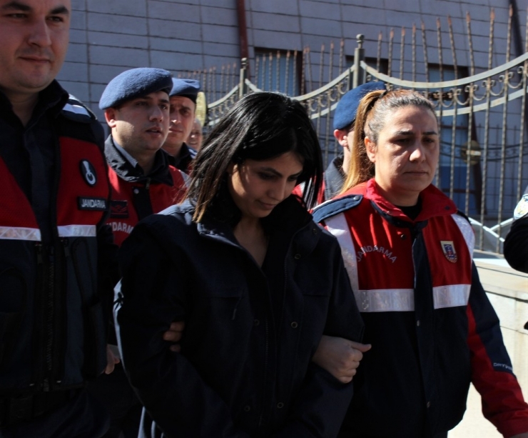 Nişanlısını ’Sürpriz’ Deyip Gözlerini Kapatarak Öldürmüş