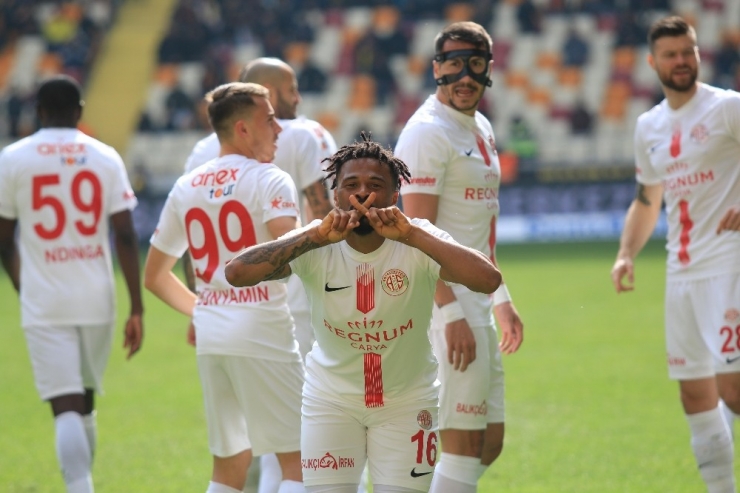 Antalyaspor’da Fredy’den Büyük Çıkış