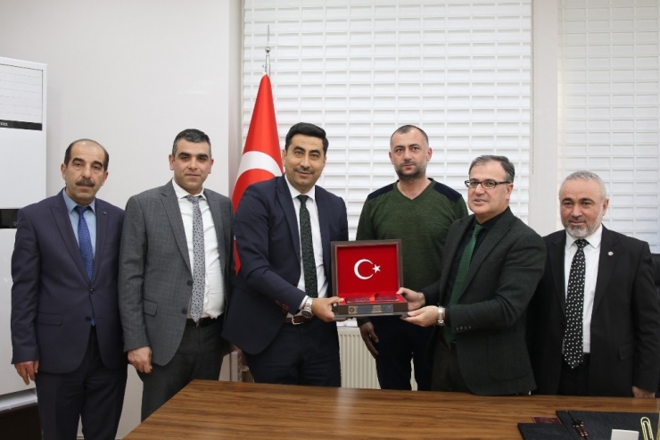 Hacılar’da İşçilerin Toplu Sözleşme Sevinci