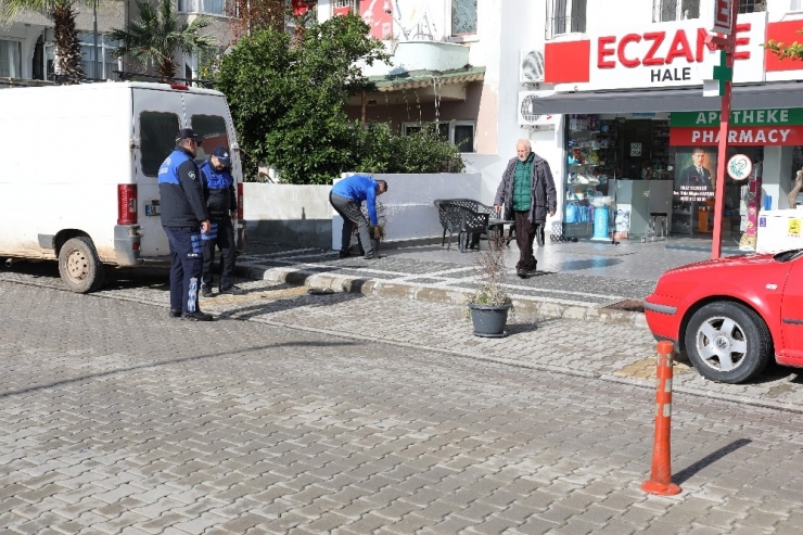 Marmaris’te Zabıtadan Duba Uyarısı