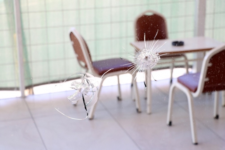 Oyun Salonuna Kurşun Yağdırdılar