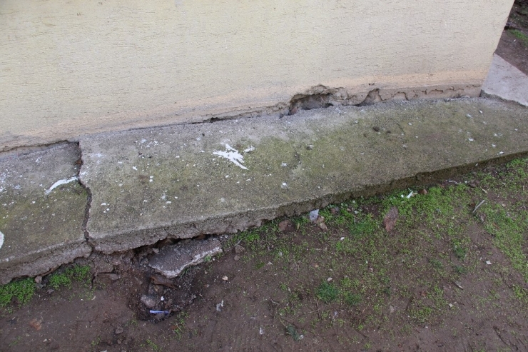 Bodrum Katında Çökme Olan Binada Çalışmalar Sürüyor