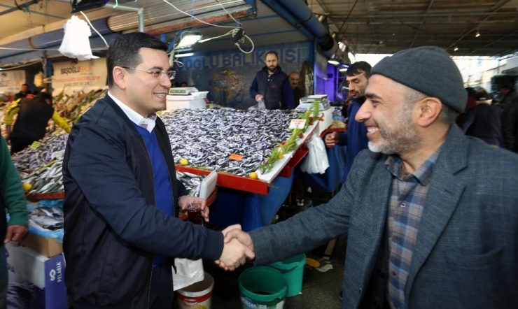 Başkan Tütüncü Semt Pazarlarında Vatandaşla Buluştu