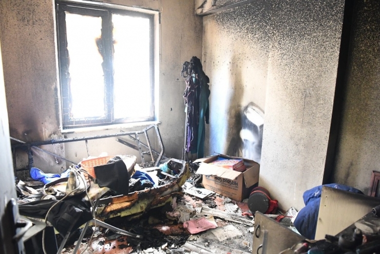 Evi Yanan Stajyer Avukata Konyaaltı Belediyesi Yardım Eli Uzattı