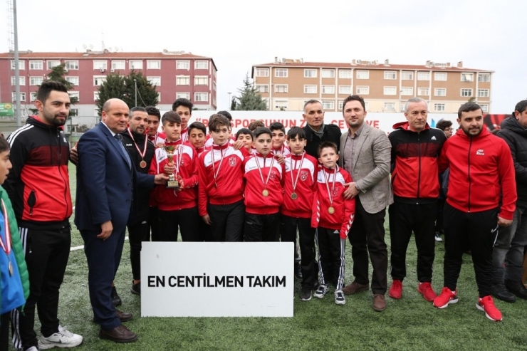 Küçükçekmece Minikler Başkanlık Kupası Sahibini Buldu