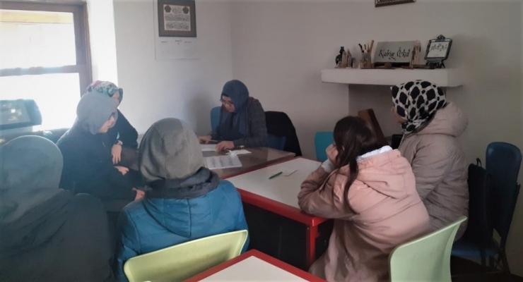 Rüstem Paşa Medresesi’nde Ders