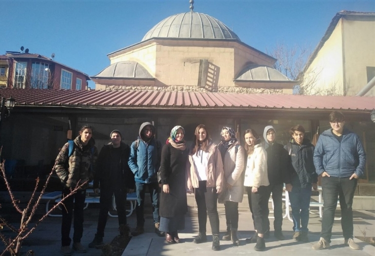 Rüstem Paşa Medresesi’nde Ders