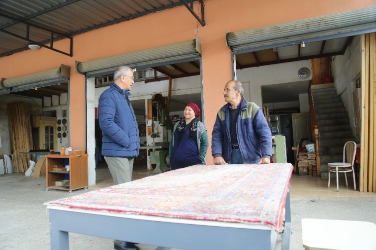 Başkan Tarhan Esnafla Buluştu