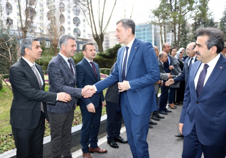 Milli Eğitim Bakanı Selçuk’tan Diyarbakır Büyükşehir Belediyesine Ziyaret