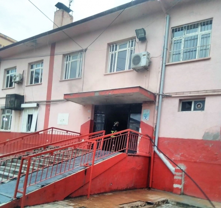 Yangında Zarar Gören Sınıf Belediye Tarafından Yenilendi