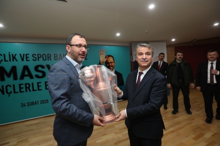 Rektör Elmacı’dan Kasapoğlu’na Semaver