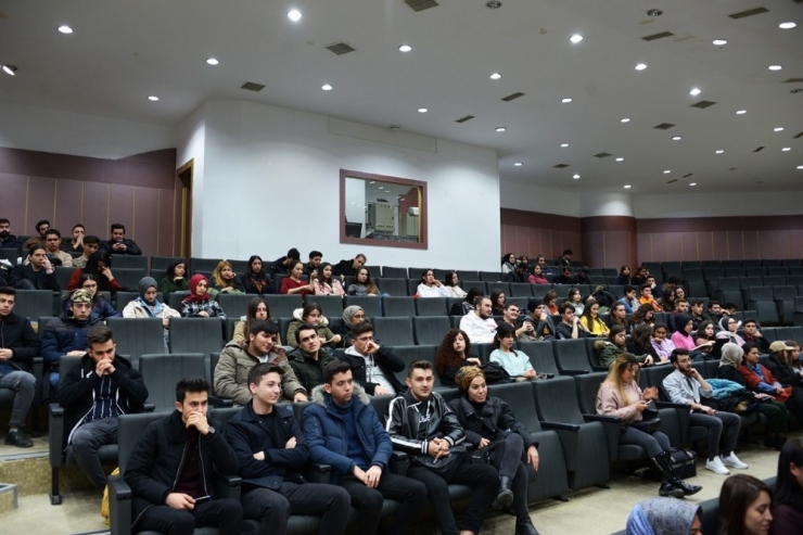 Selçuk’ta "Seyyahlardan Ve Selçuklu Matbahından Rehberlere Sesleniş" Konferansı