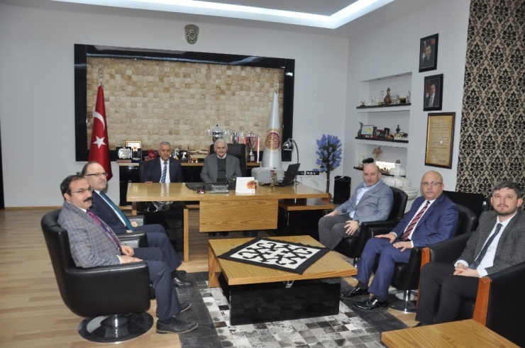 Binali Yıldırım, Afyonkarahisar Belediye’sini Ziyaret Etti