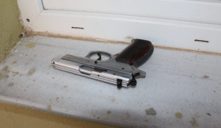 Ceyhan’da Silah Ve Uyuşturucu Operasyonu: 5 Gözaltı