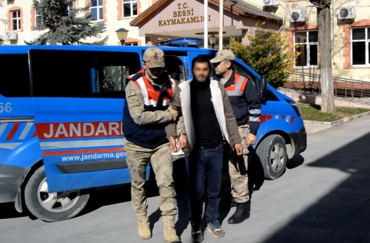 Besni’de Suçüstü Yakalanan Kablo Hırsızları Tutuklandı