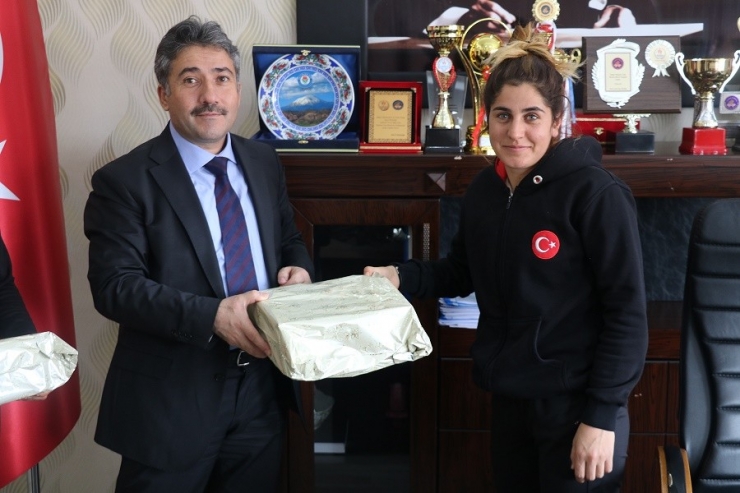 Ağrılı Sporculardan Büyük Başarı