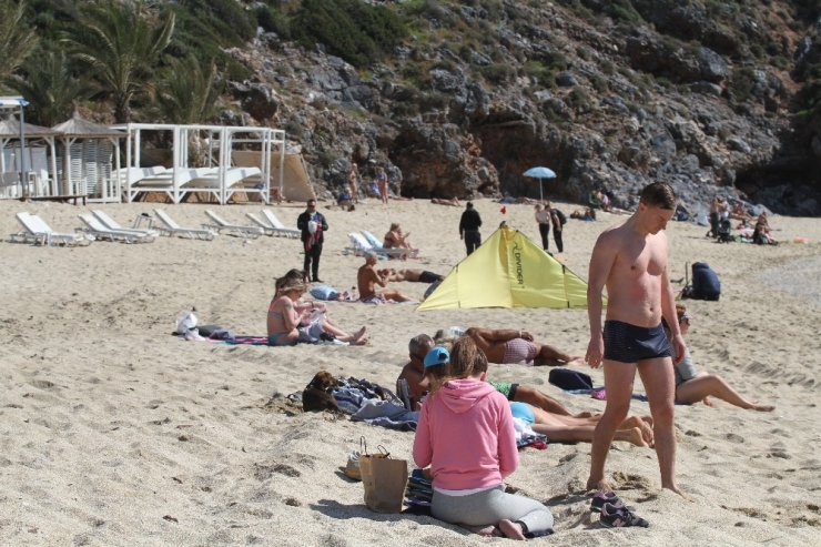 Alanya’da Kış Ortasında Yaz Yaşanıyor