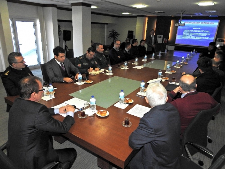 Çeşme’de Limanda Nefes Kesen Tatbikat