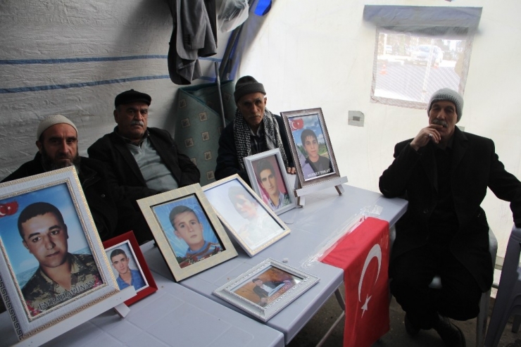 Hdp Önündeki Ailelerin Direnişi 177’nci Günde