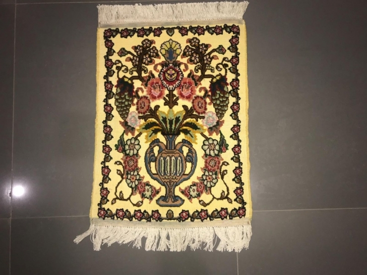 4 Ay Önce Çaldığı İpek Halıyı Jandarmaya Satmaya Çalışırken Yakalandı