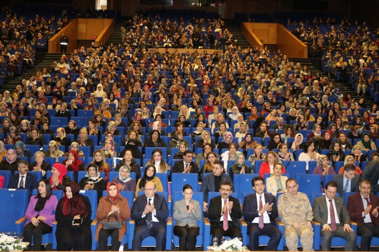 Diyarbakır’da Güçlü Kadınlar Güçlü Yarınlar Projesi