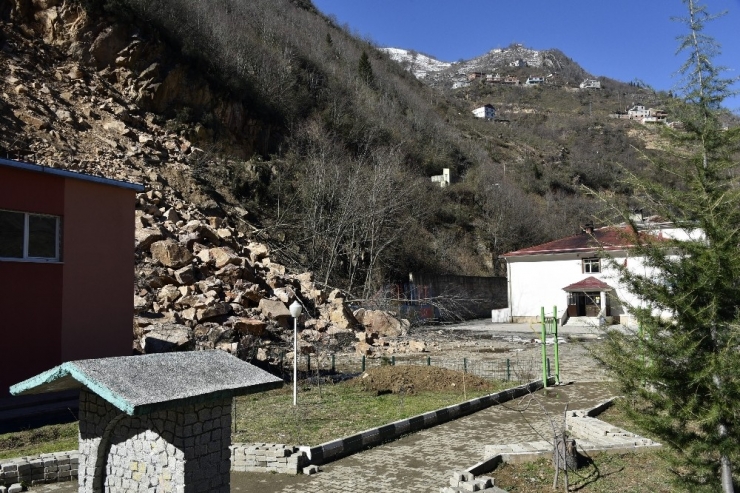 Gümüşhane’nin Kürtün İlçesindeki Heyelan