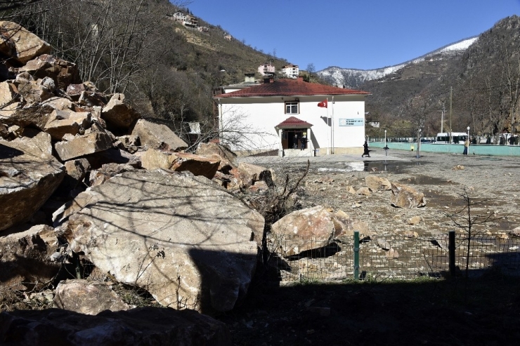 Gümüşhane’nin Kürtün İlçesindeki Heyelan