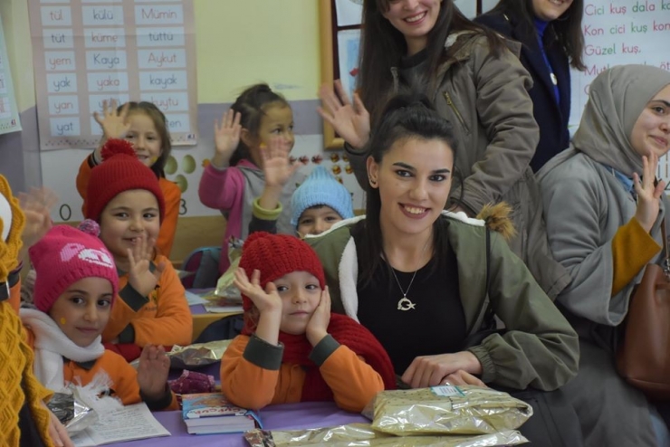 Yaptıkları Projeleriyle Minik Yürekleri Isıttılar