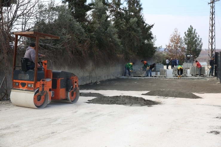 Karaköprü Kırsalında Yol Çalışmaları Sürüyor